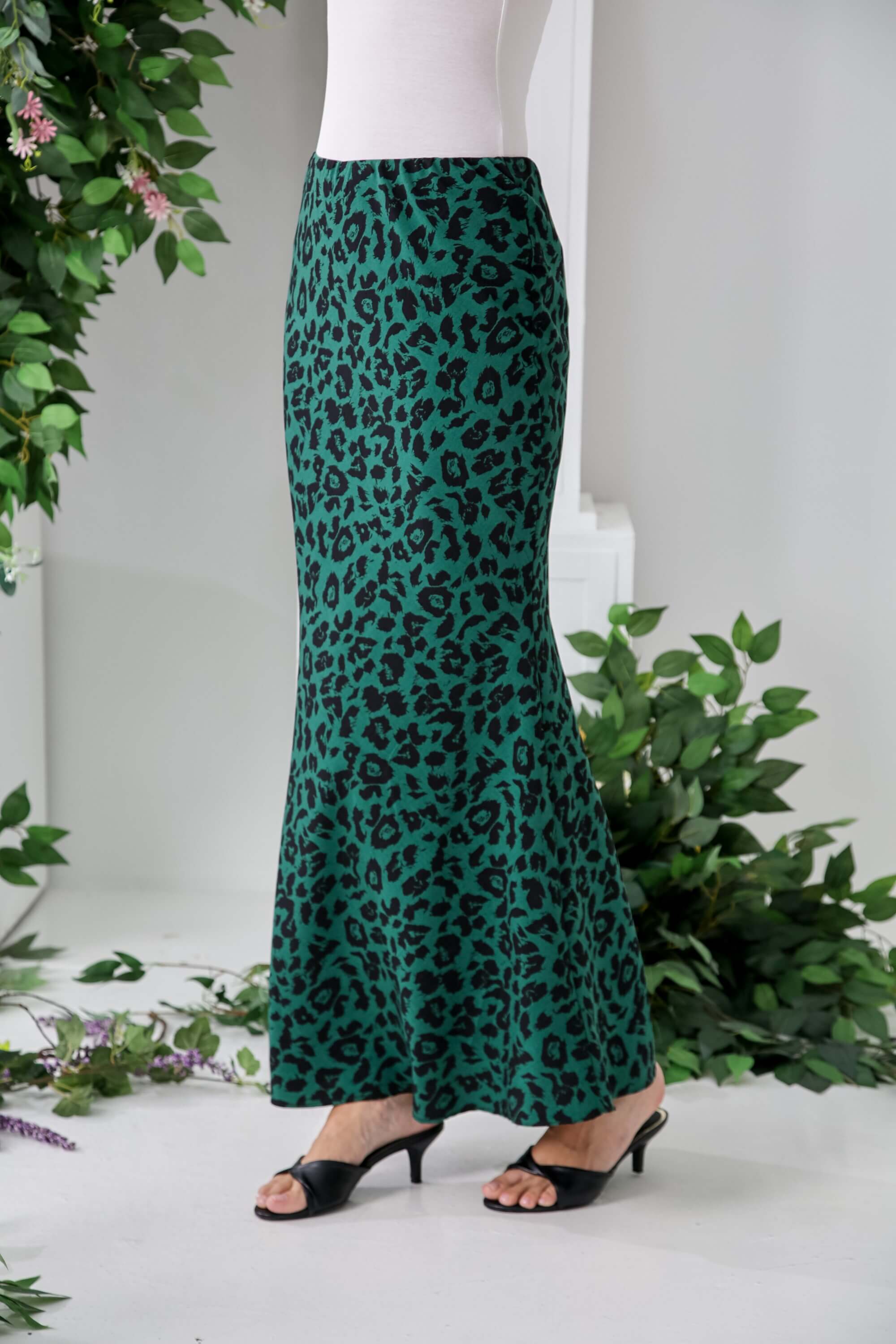 Widuri Green Leopard Skirts (4)