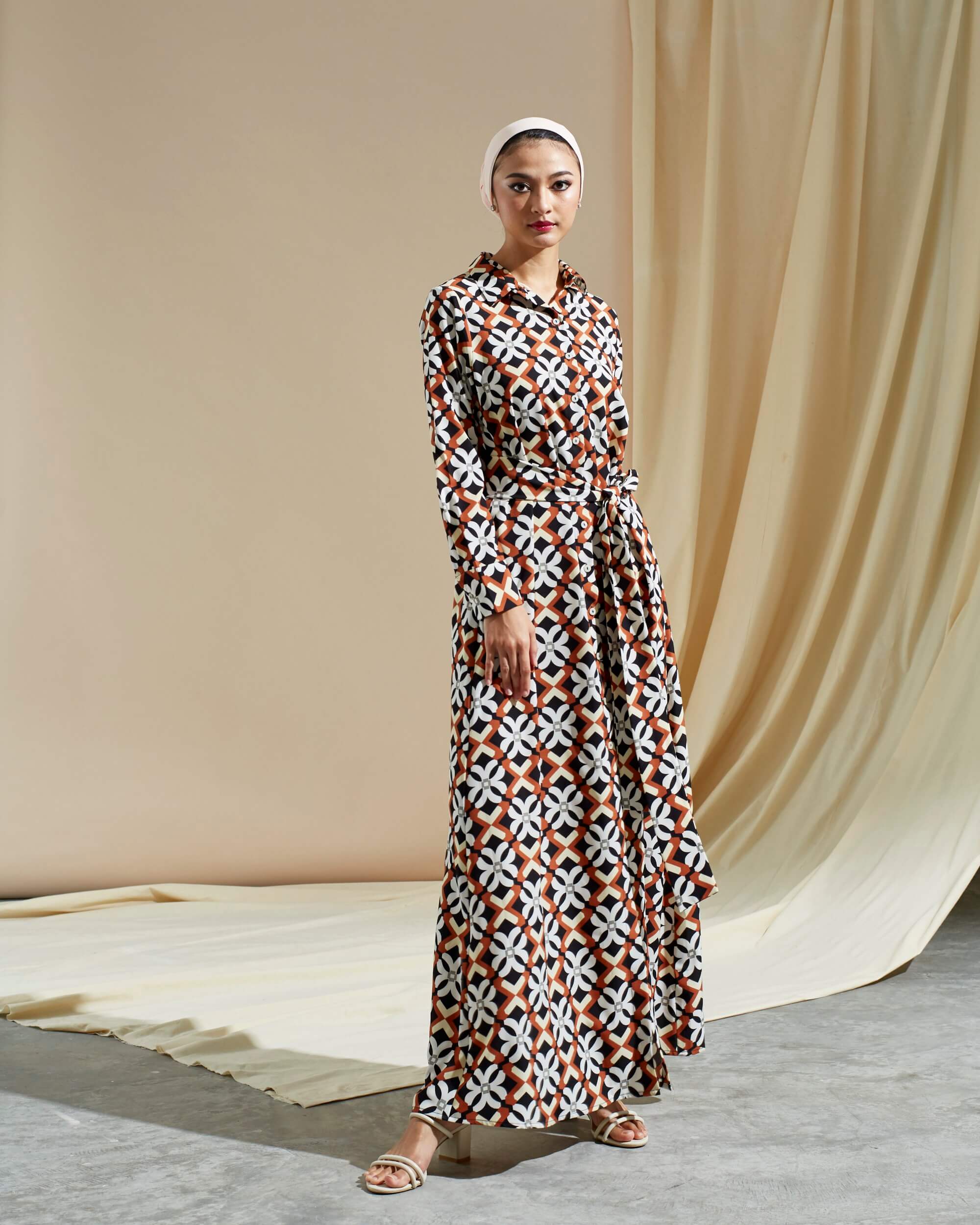 Adra Brown Grapic Printed Dress (3)