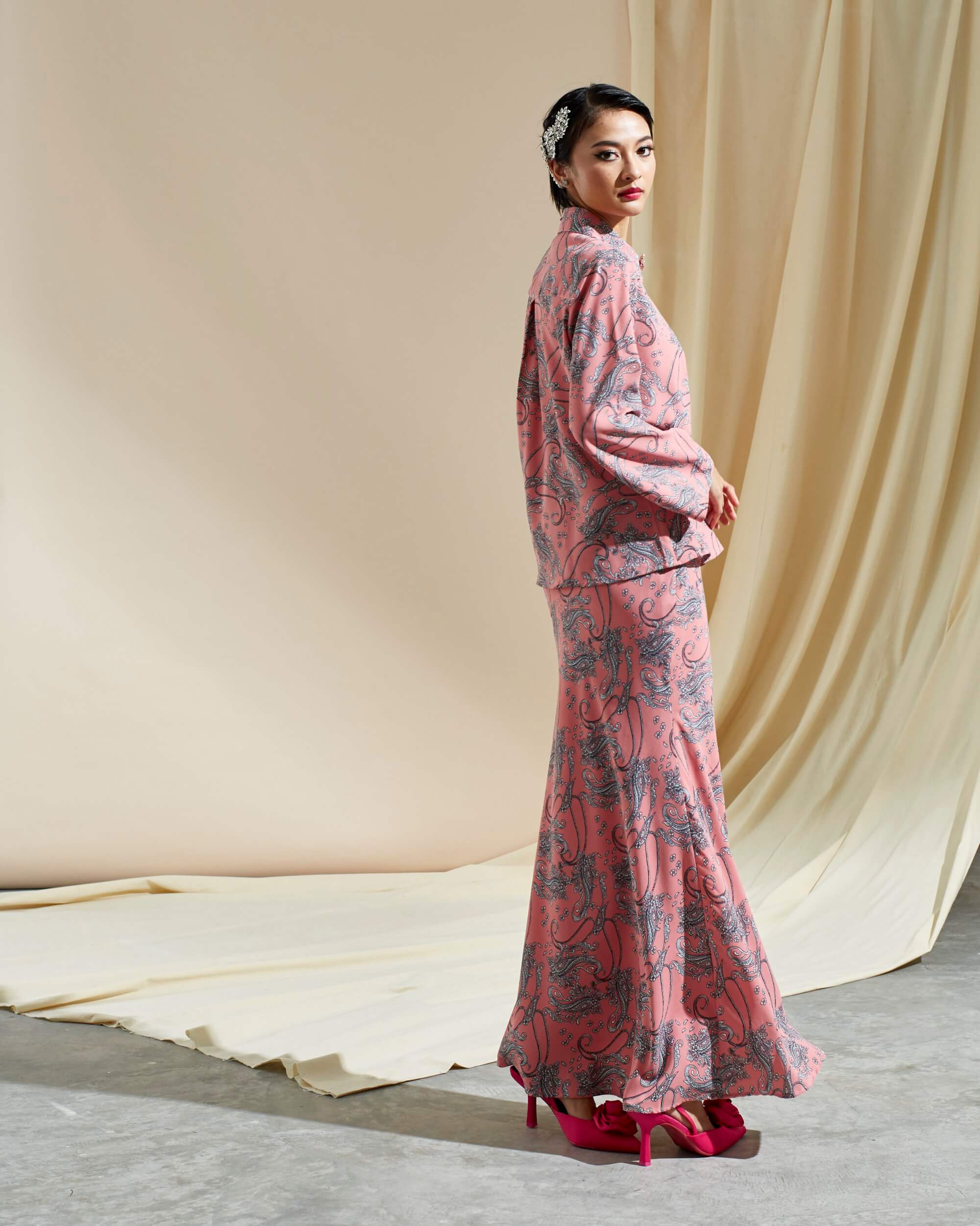 Tania Pink Paisley Printed Blouse & Skirt (Set) (2)