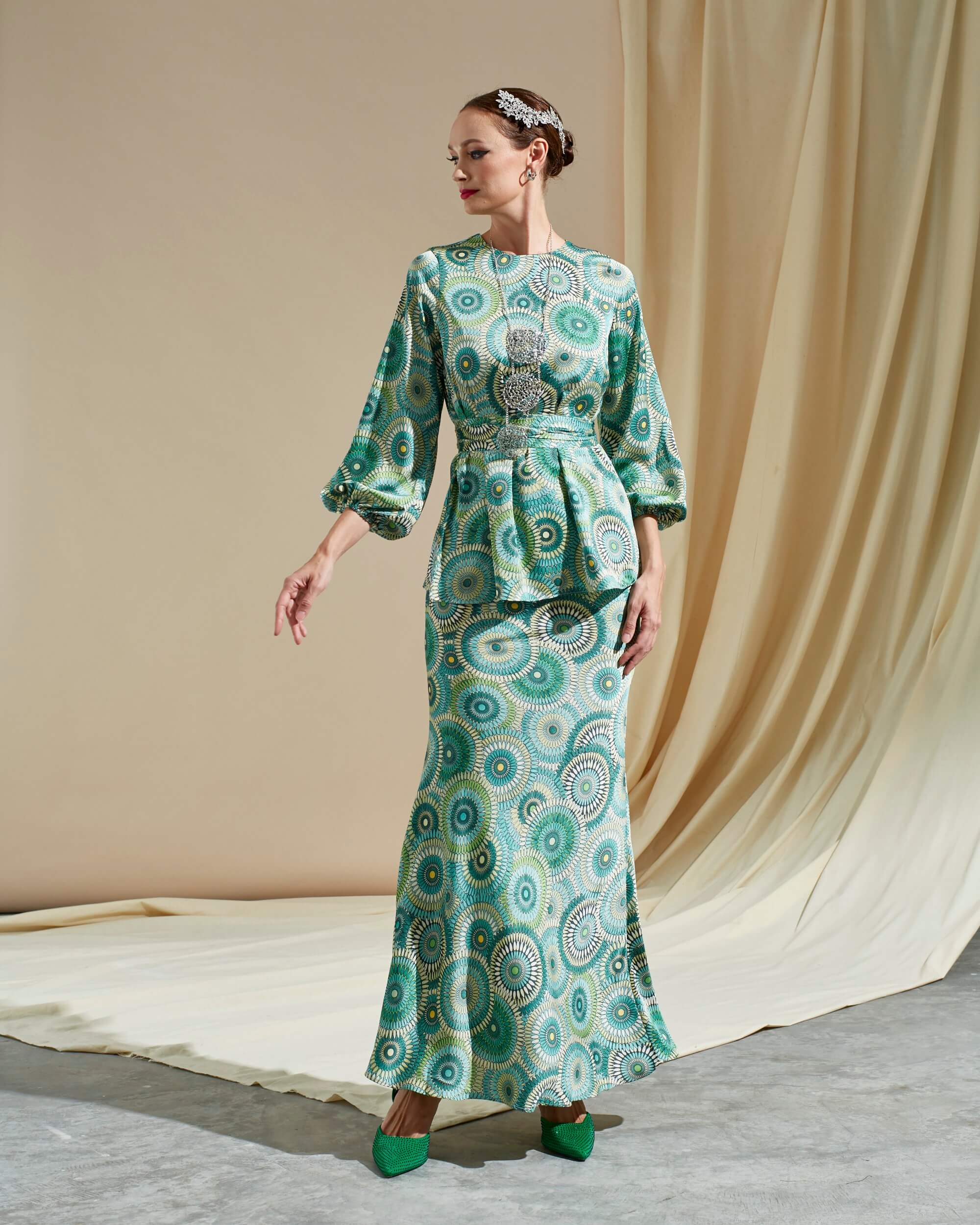 Wadia Green Floral Printed Blouse & Skirt (Set)