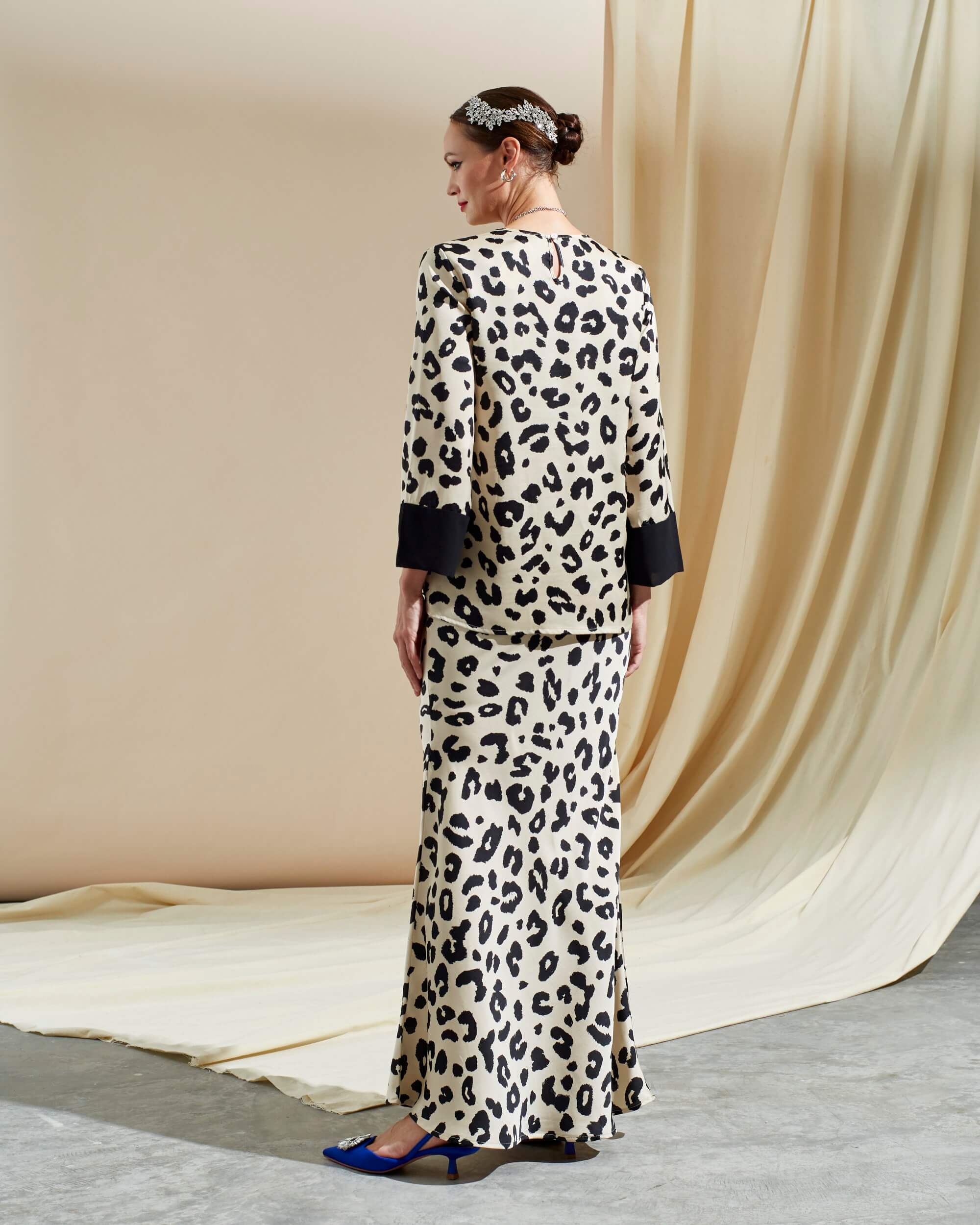Wafiya Beige Leopard Printed Blouse & Skirts(Set)