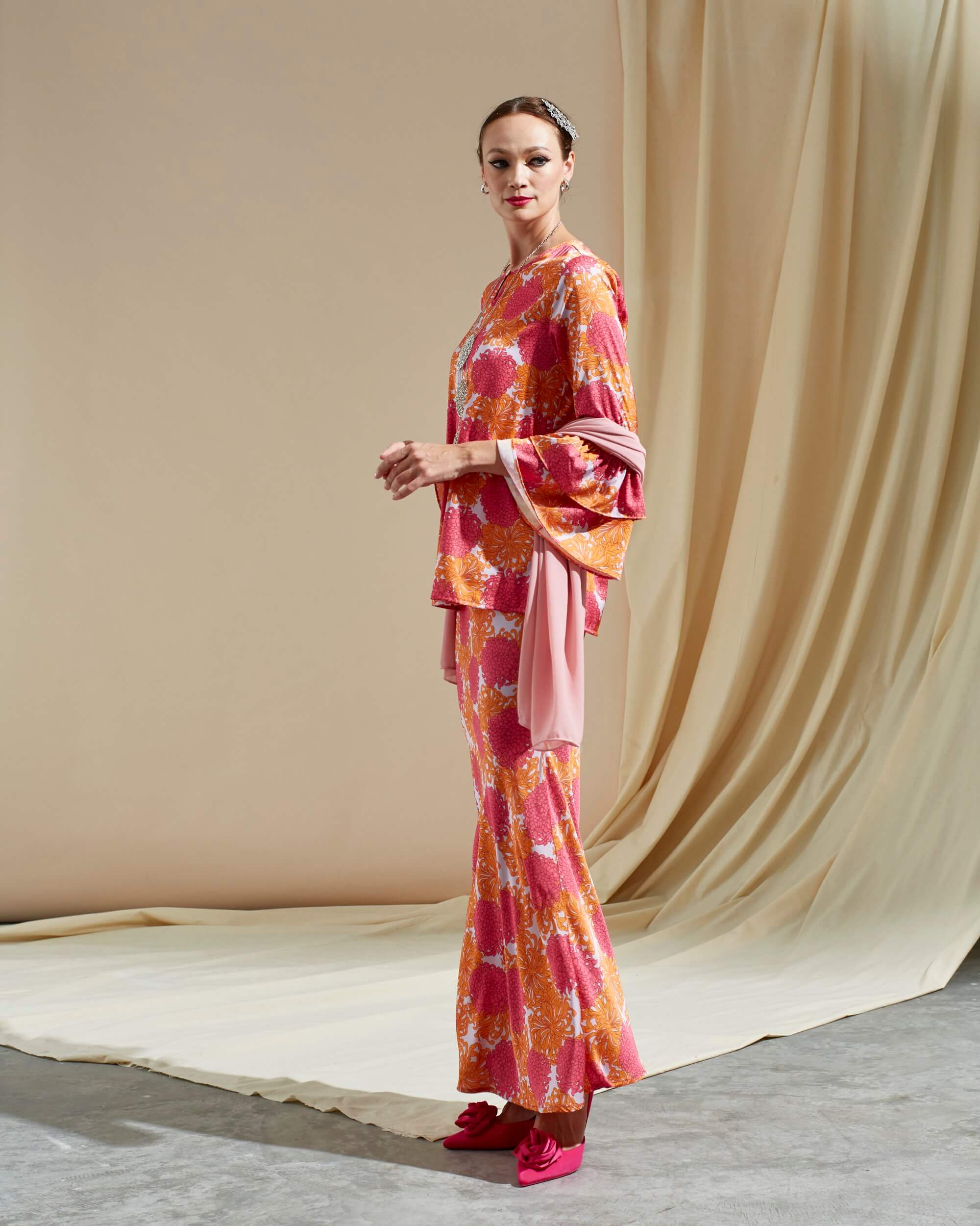 Wulan Pink Floral Printed Blouse & Skirts (Set) (4)