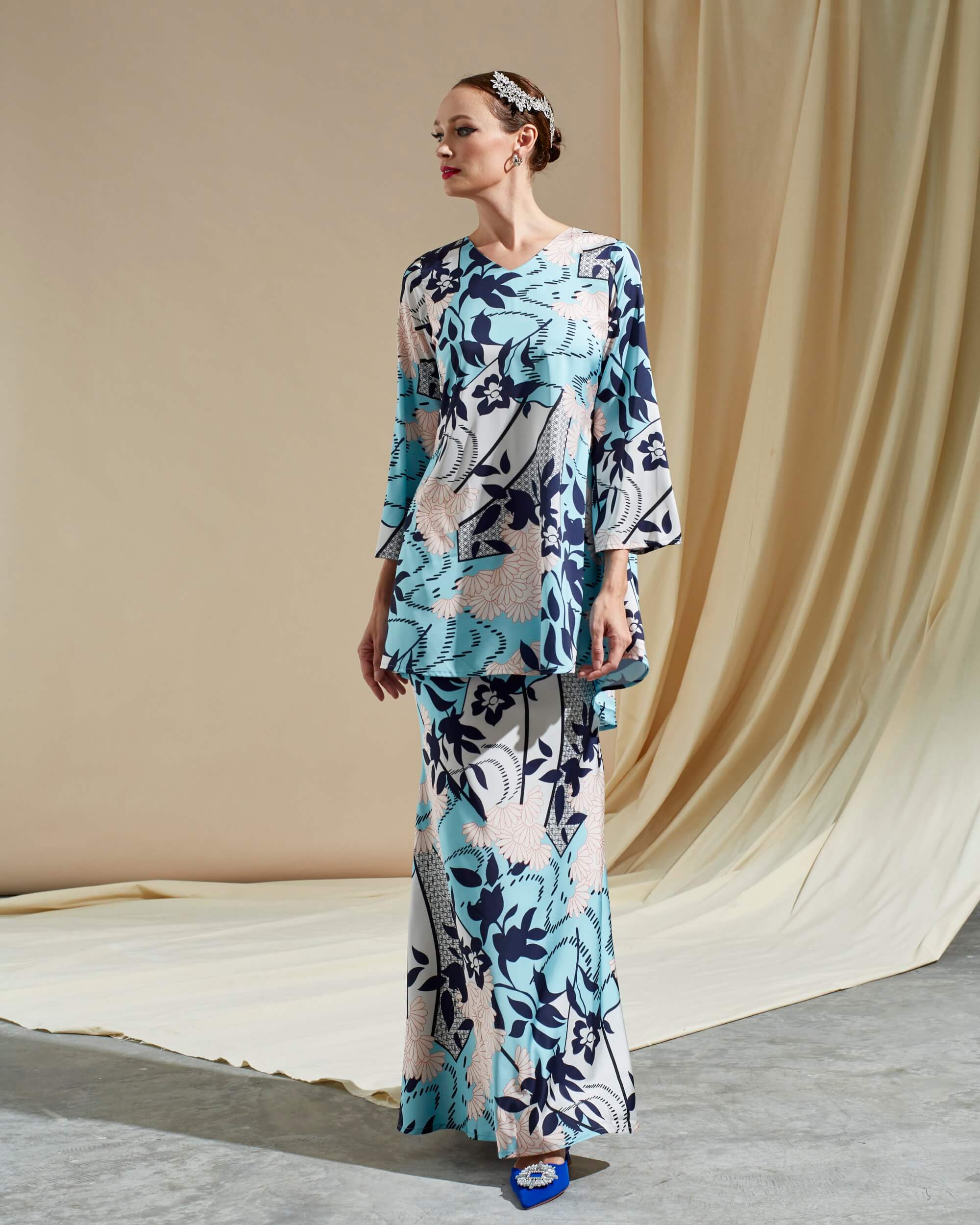 Najma Turquoise Flowers Printed Blouse & Skirt (Set) (5)