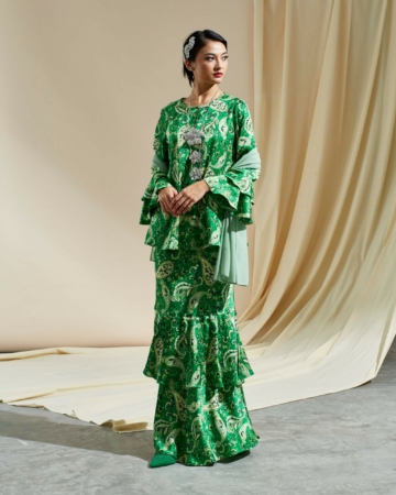 Wafira Green Paisley Printed Blouse & Skirt (Set)