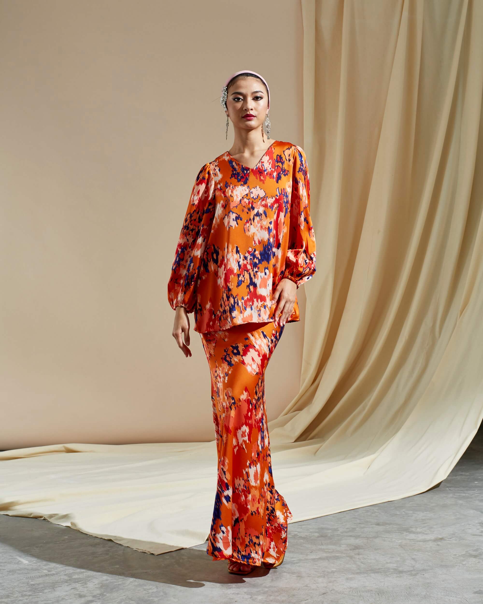Wilma Orange Abstract Printed Blouse & Skirt (Set) (4)