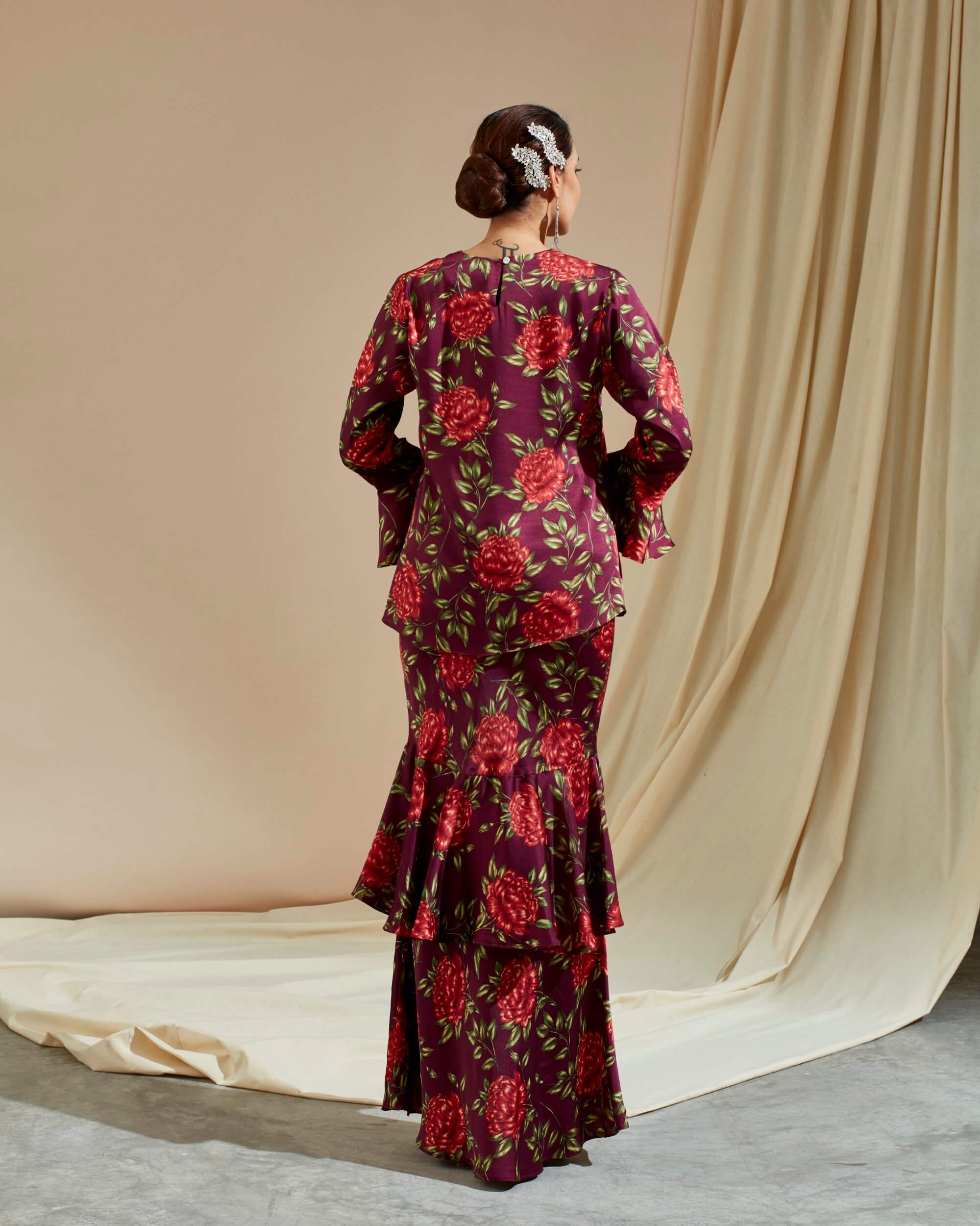 Wafira Red Floral Printed Blouse & Skirt (Set) (2)