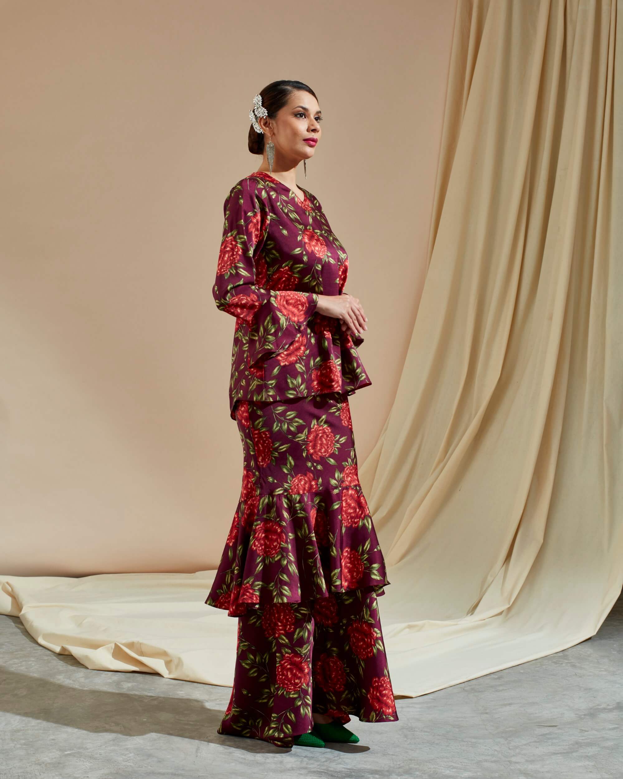 Wafira Red Floral Printed Blouse & Skirt (Set) (4)