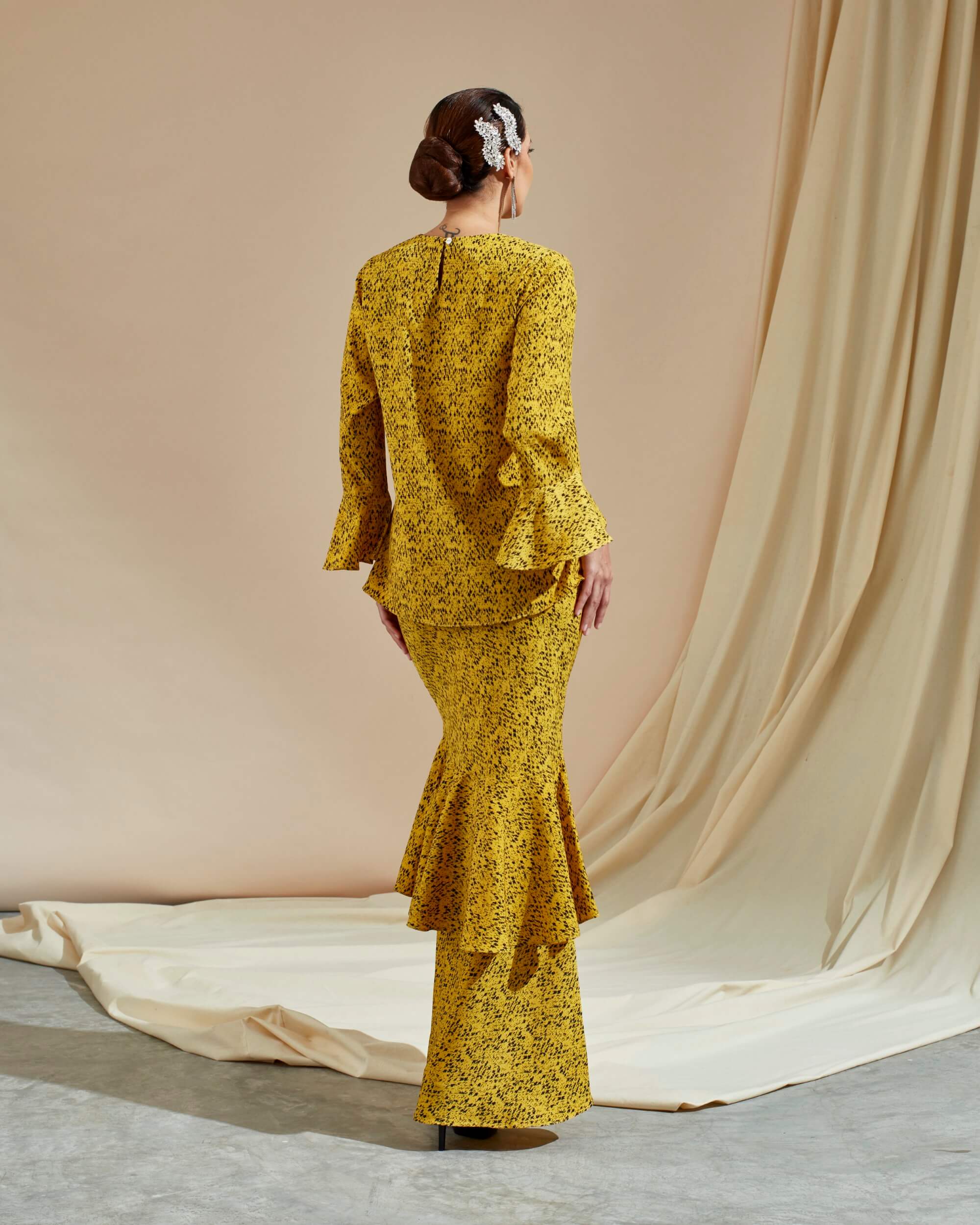 Wafira Yellow Printed Blouse & Skirt (Set) (2)
