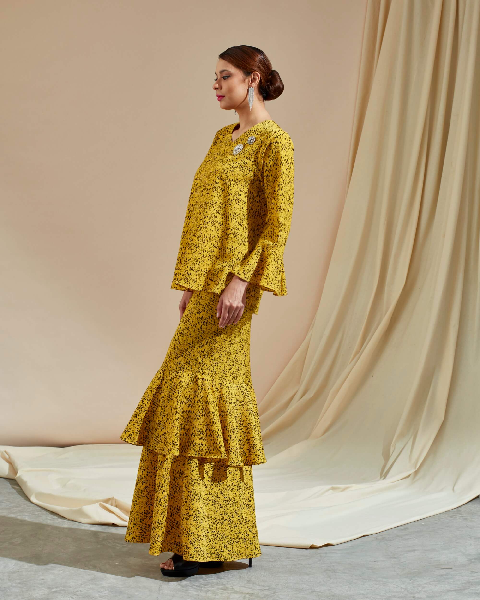 Wafira Yellow Printed Blouse & Skirt (Set) (4)