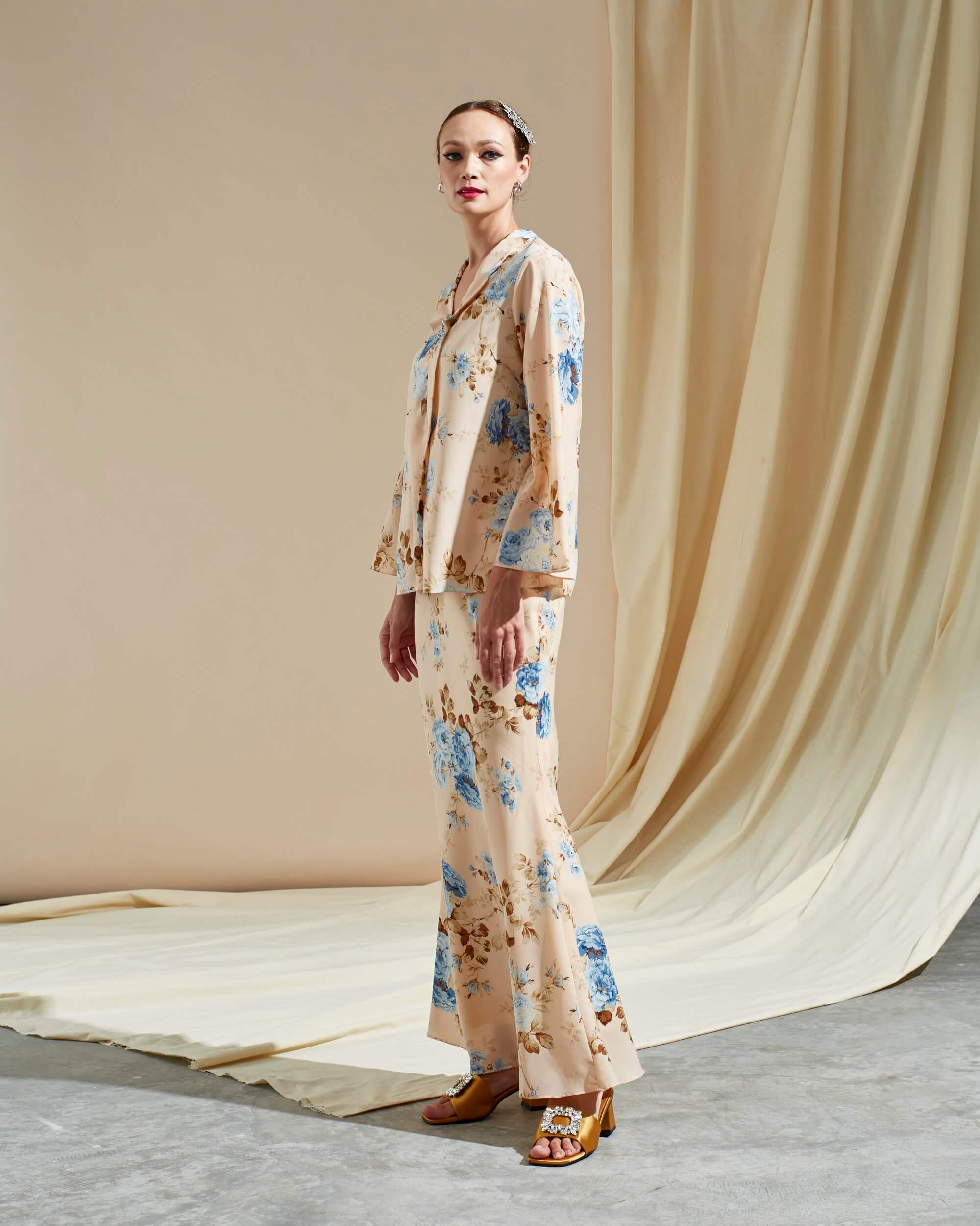 Wasifa Beige Floral Printed Kebaya & Skirt (Set) (3)