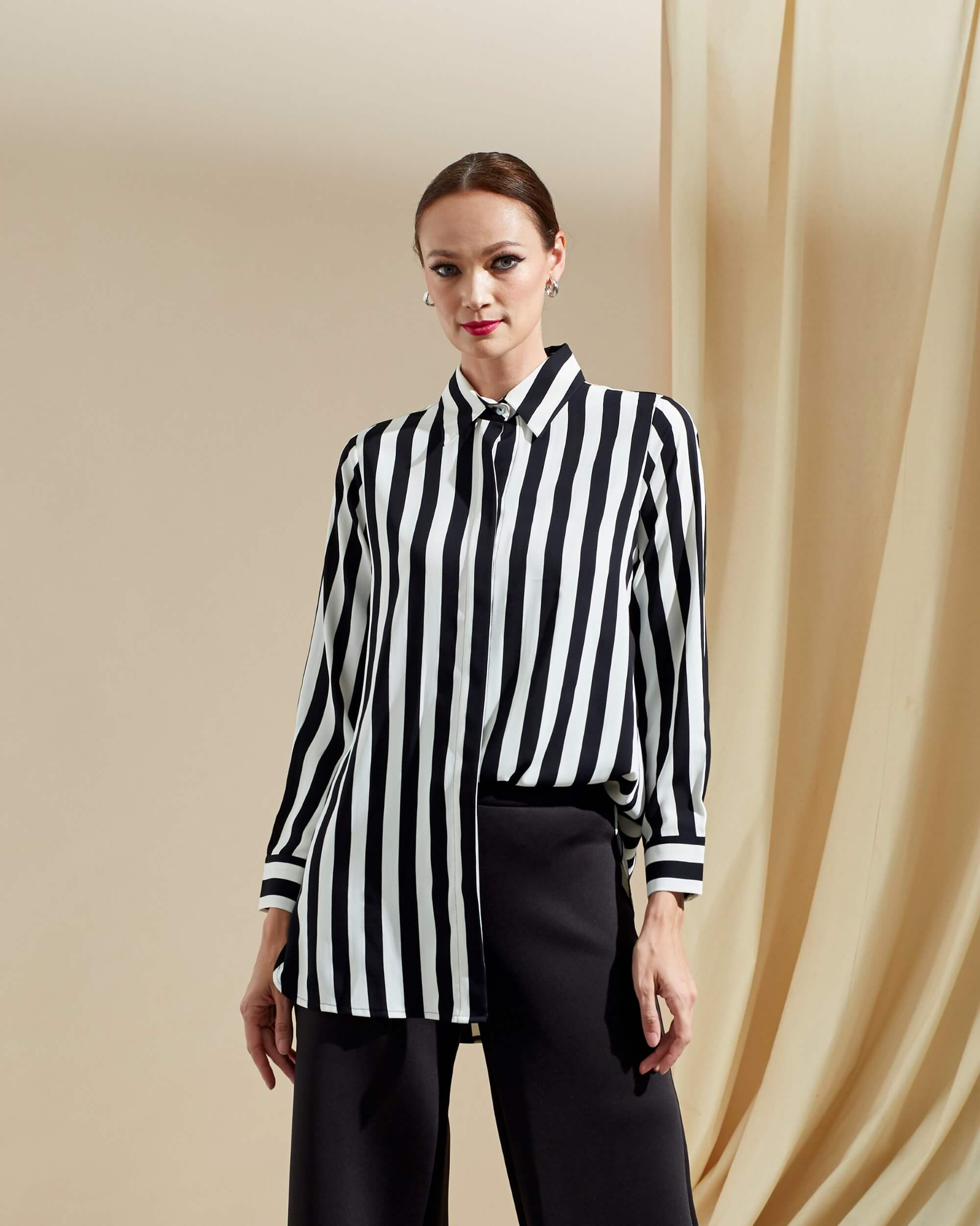 Niki WhiteBlack Big Stripe Shirt Blouse (3)