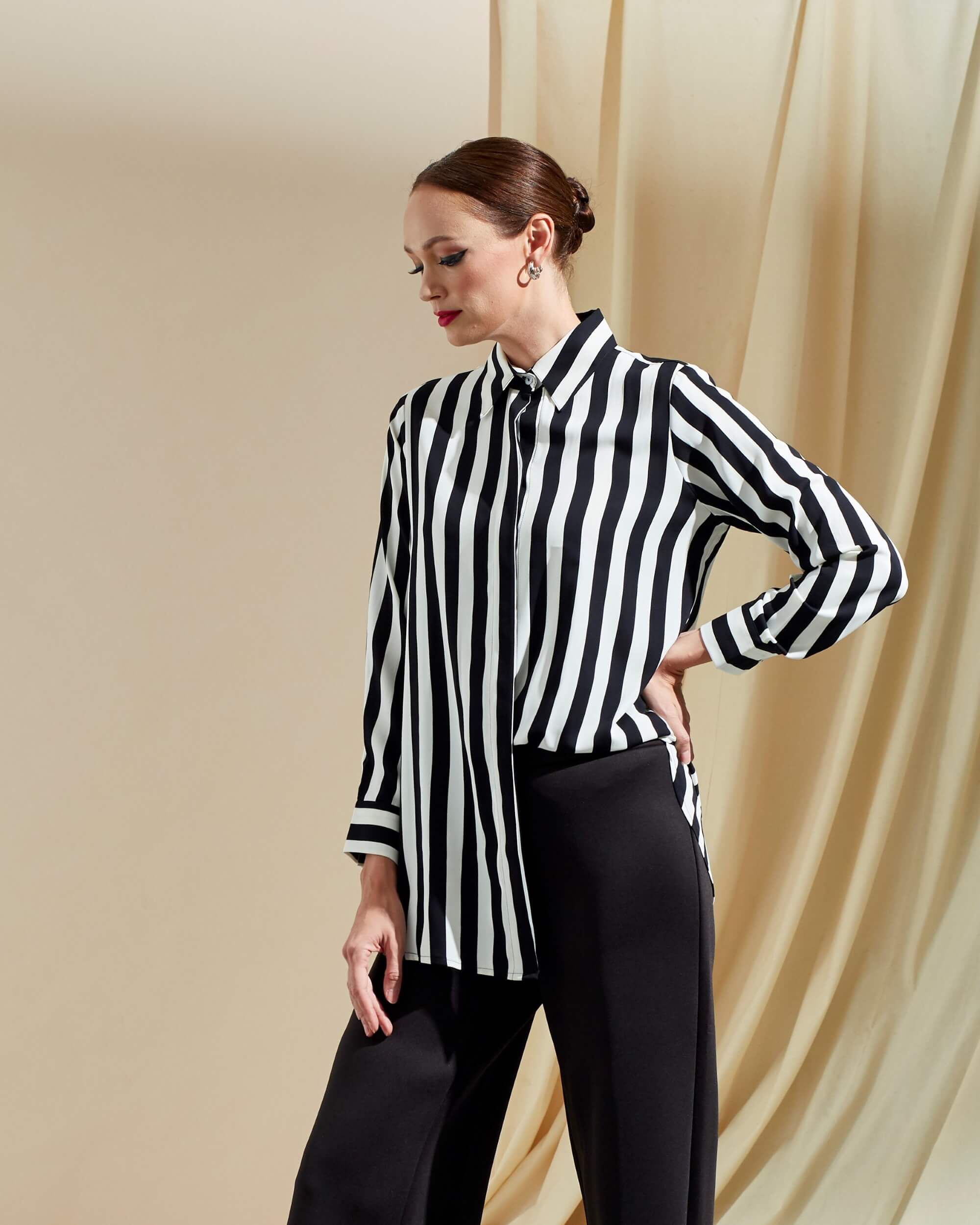 Niki WhiteBlack Big Stripe Shirt Blouse