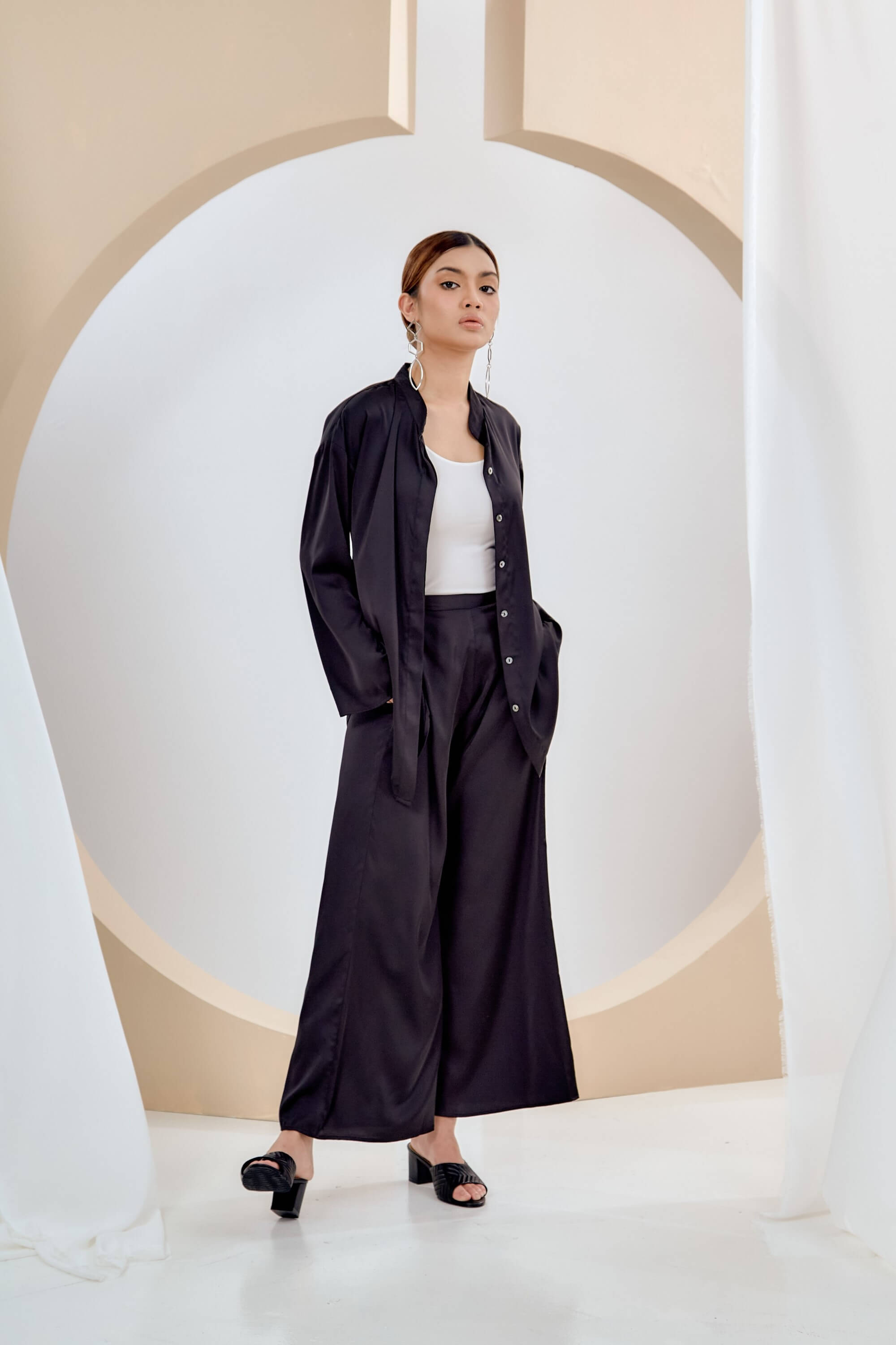 Najwa Black Blouse & Palazzo Pants (Suit) (4)