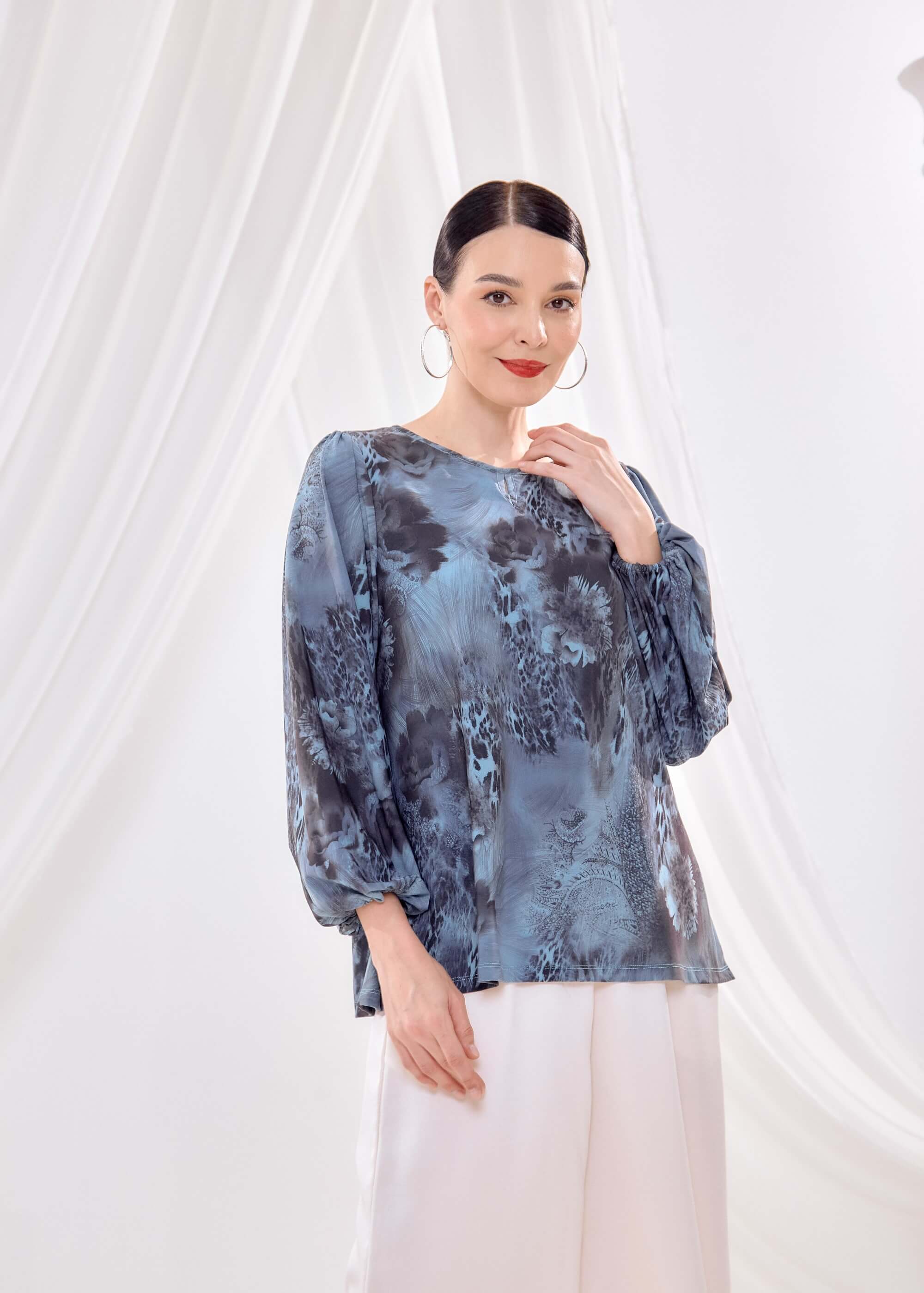 Willa Blue Floral Printed Blouse (5)