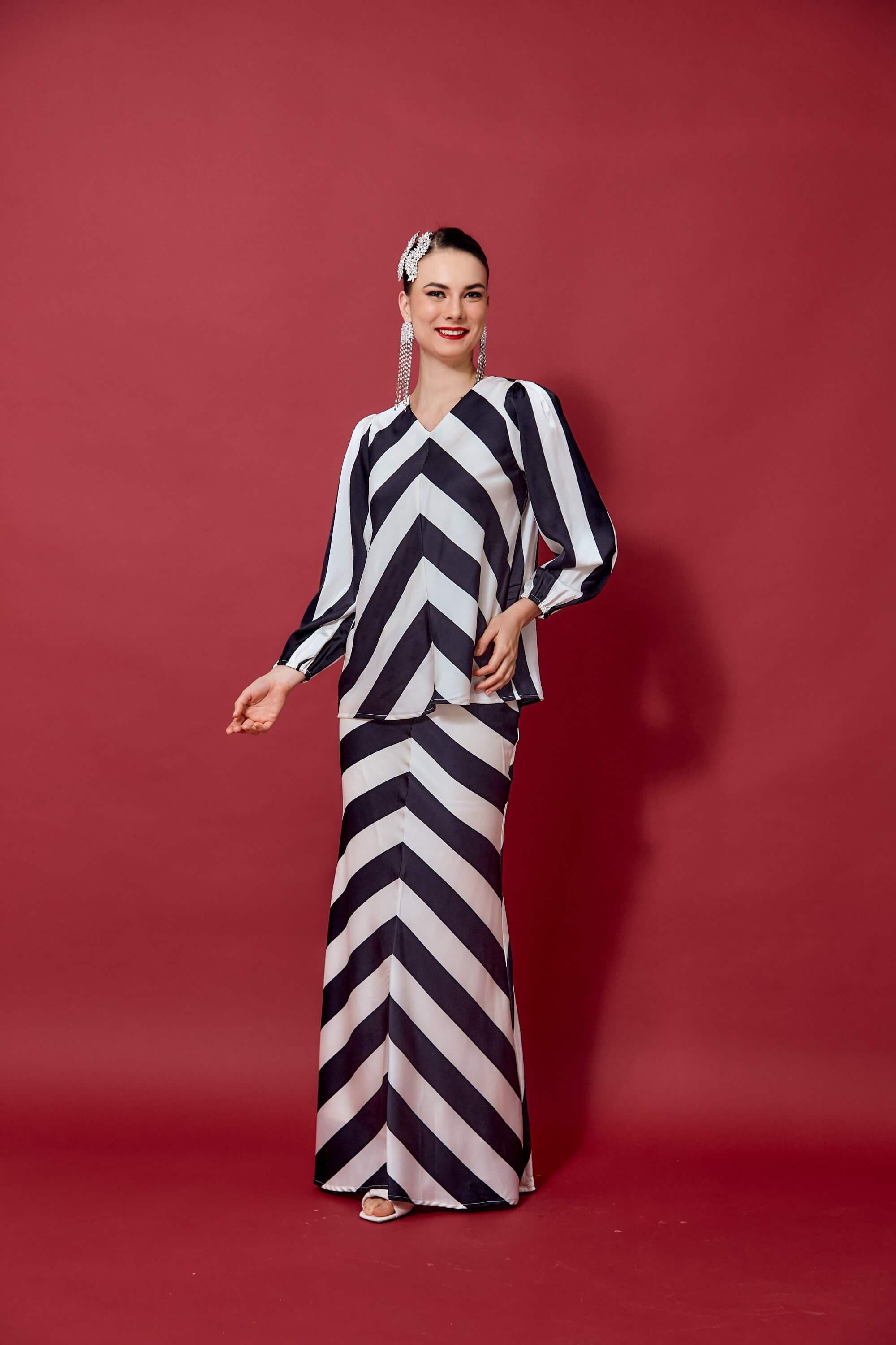 Wadra Black White Stripe Printed Blouse & Skirt Set