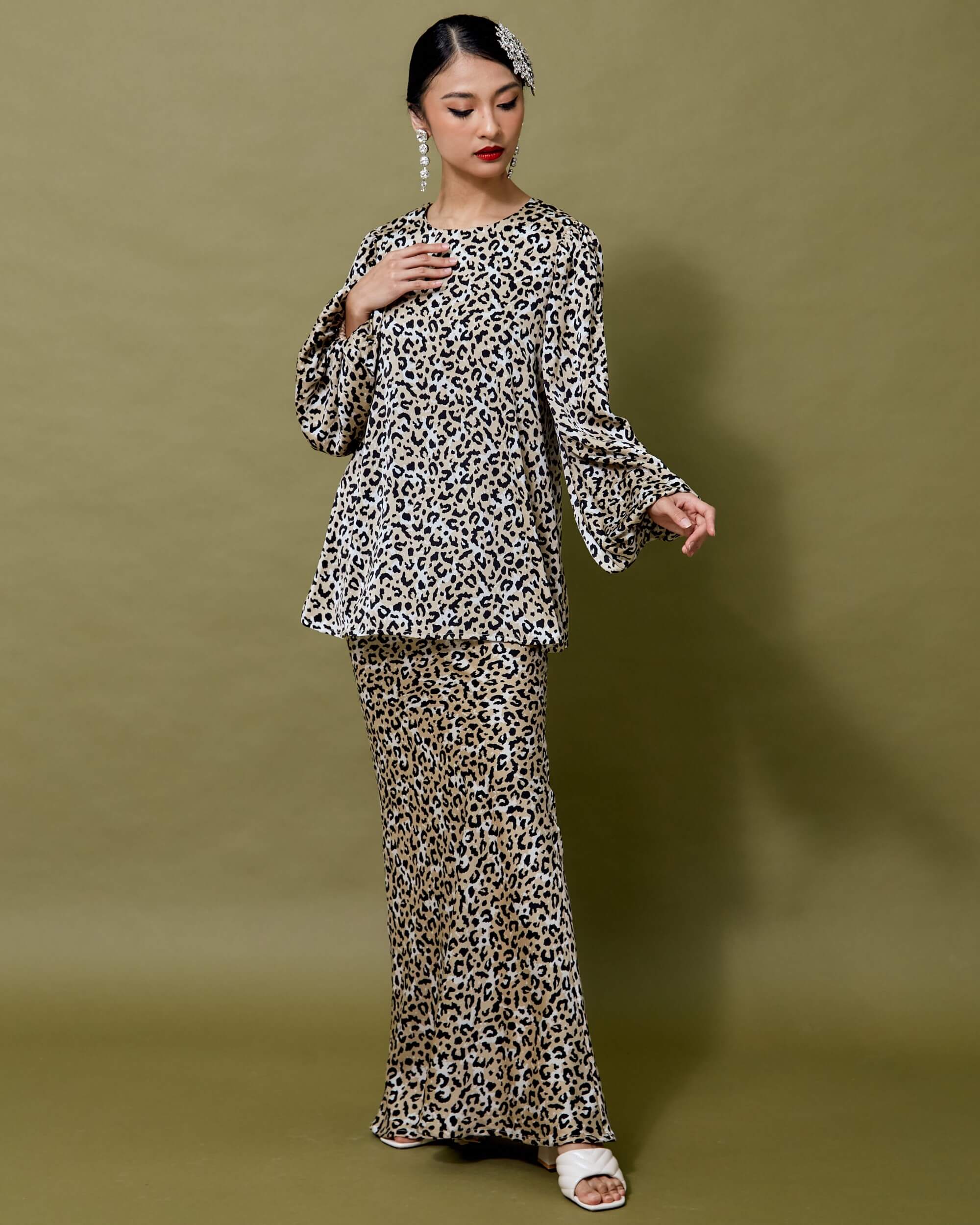 Nilsa Beige Leopard Printed Blouse & Skirt Set (4)