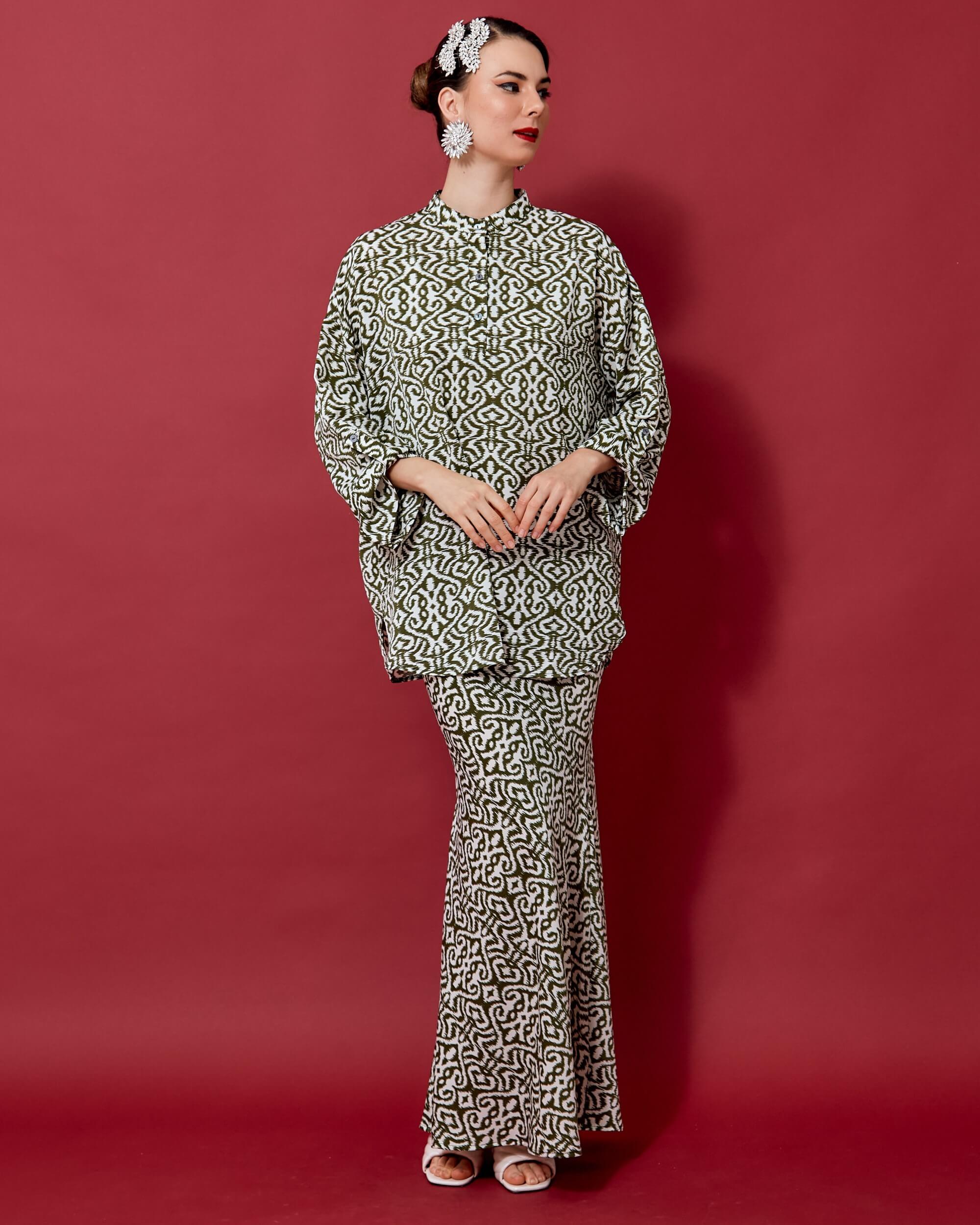 Nuha Green Ikat Printed Blouse & Skirt Set (2)
