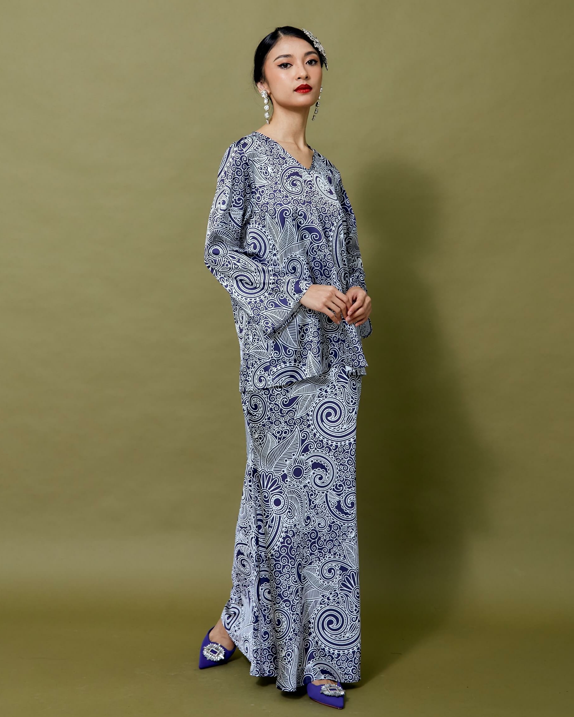 Wildad Blue Floral Batik Printed Blouse & Skirt Set (3)