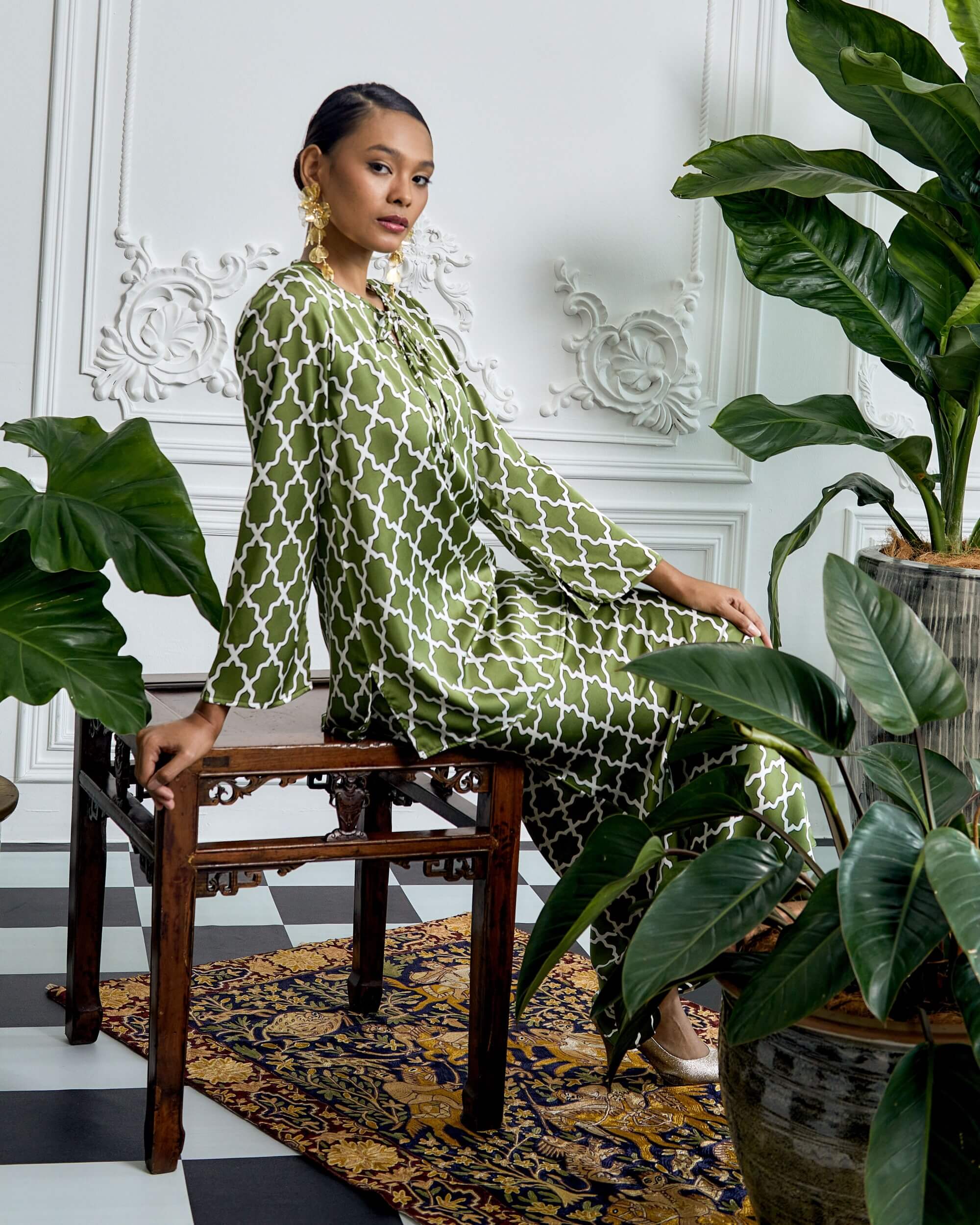 Najla Green Graphic Printed Blouse & Skirt Set (4)