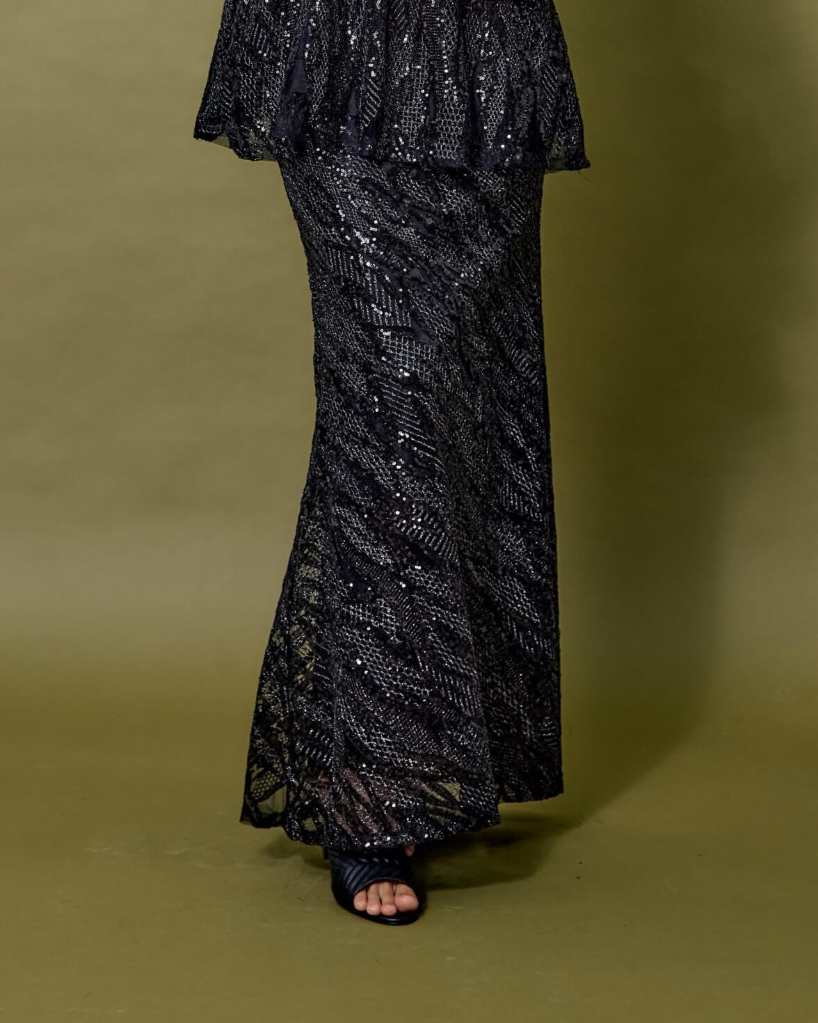 Neeta Black Sequin Skirt (4)
