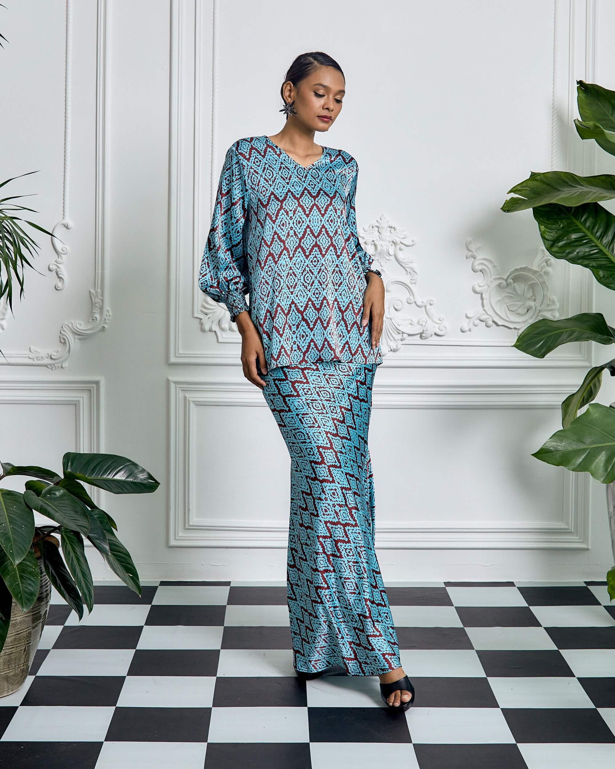 Nelly Turquoise Batik Printed Blouse & Skirt Set (4)