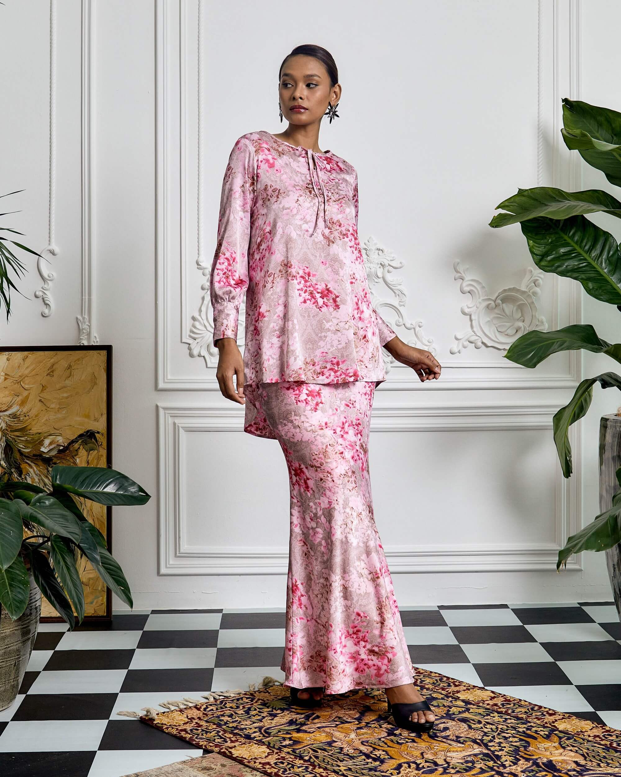 Waqia Pink Floral Printed Blouse & Skirt Set (3)
