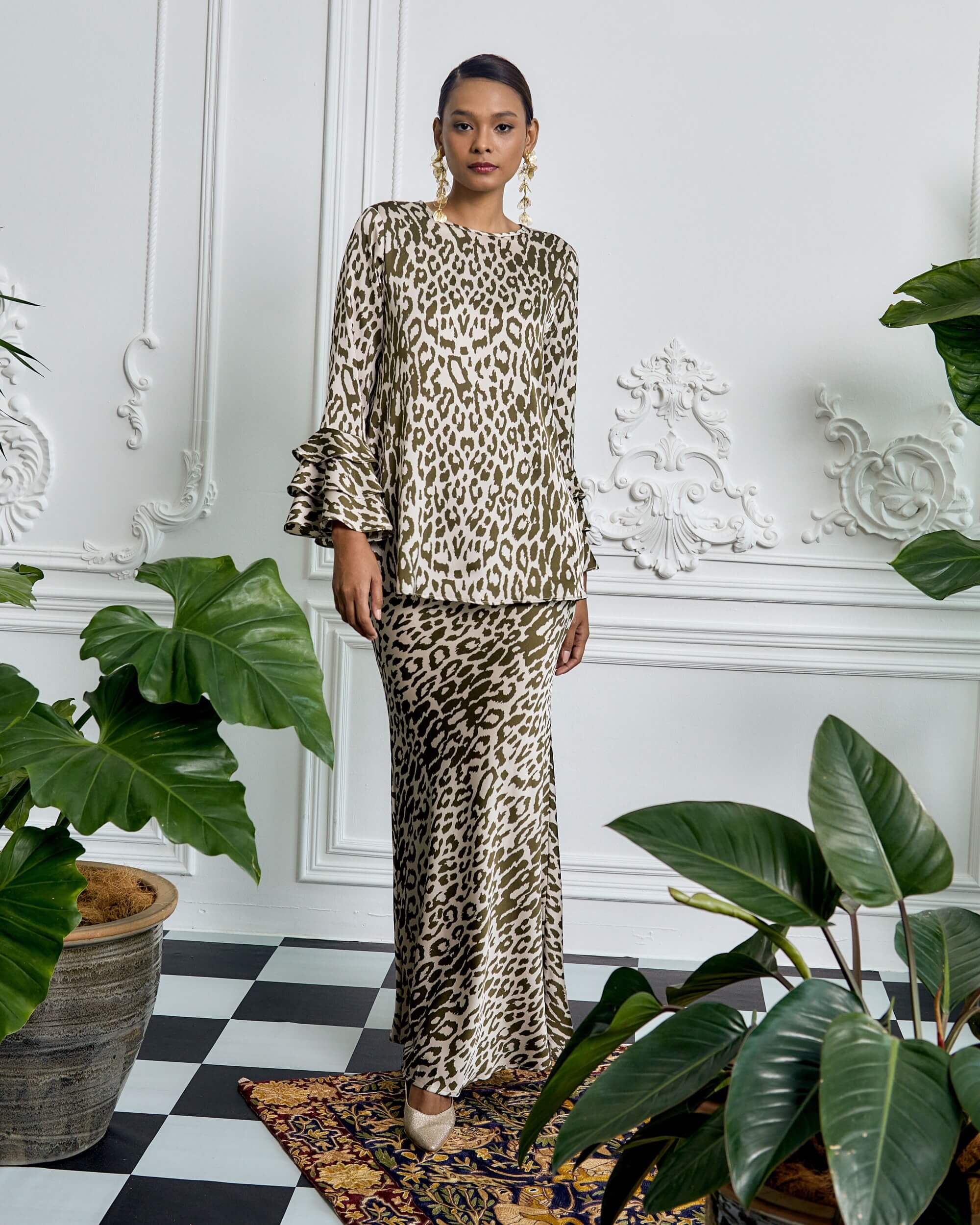 Wulan Army Green Leopard Printed Blouse & Skirt Set (3)